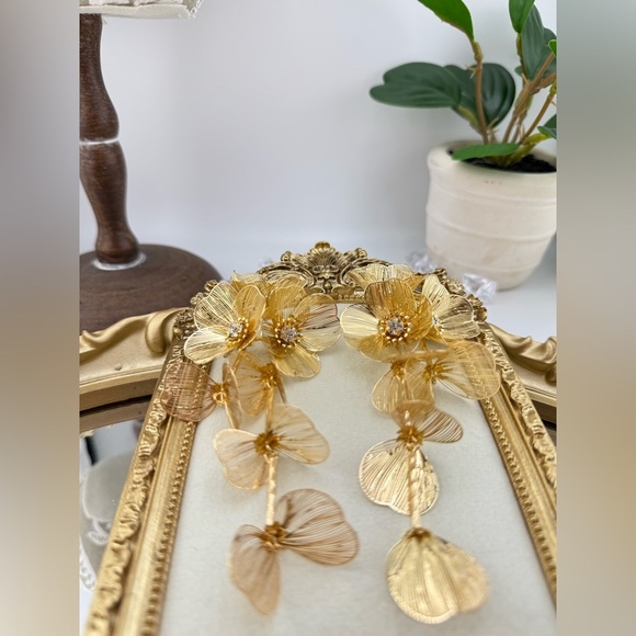 Famous Kate Middleton Floral Cascade Earrings-Zara - Picture 10 of 16